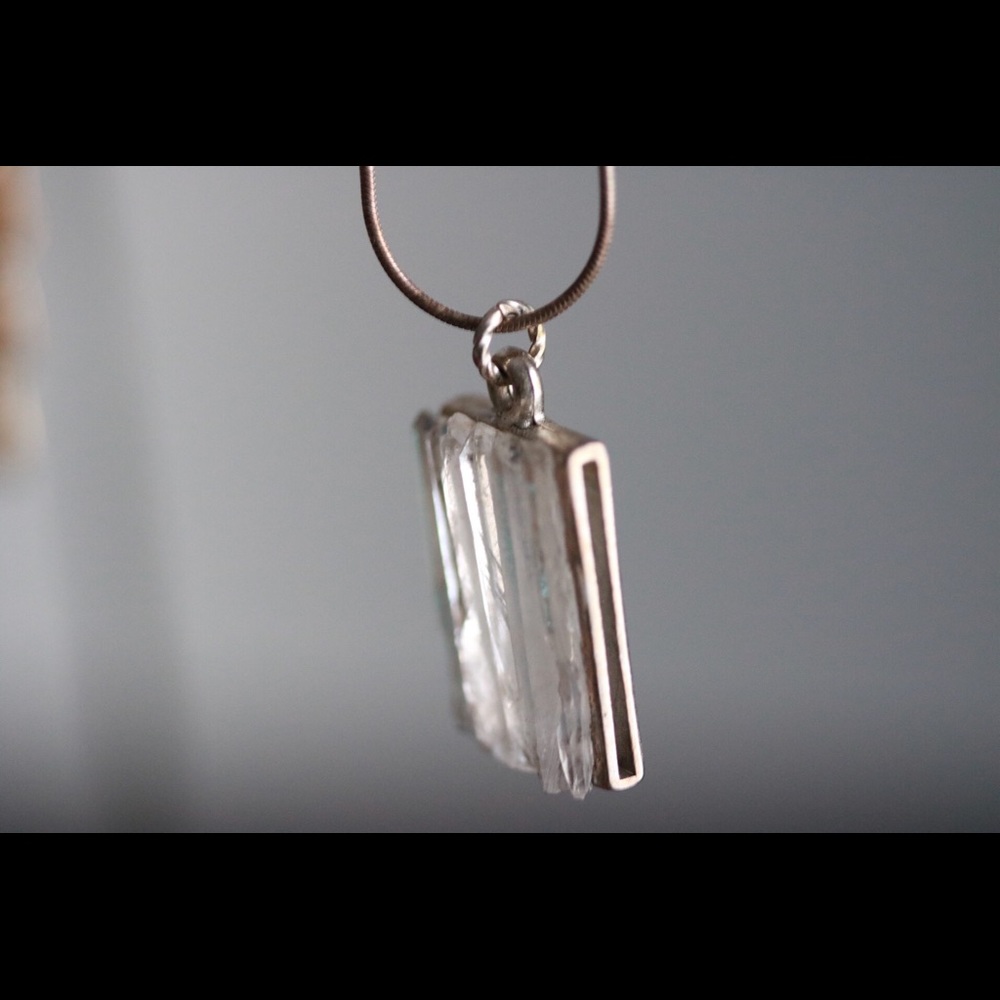Handmade Raw Crystal Pendant - Picture 4 of 4
